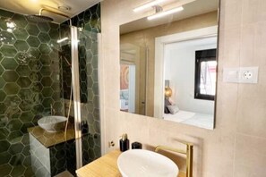 Towels, soap, toilet paper