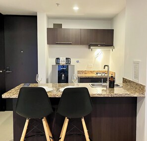 Room, 1 Bedroom, Accessible, Smoking | Interior