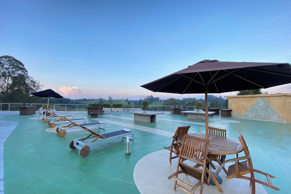 Room, 1 Bedroom, Accessible, Smoking | Pool