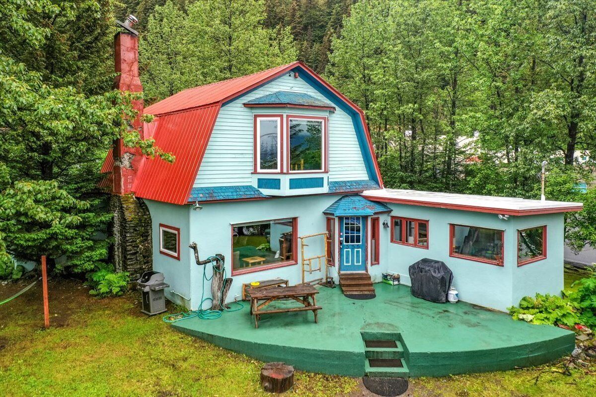 Brownell Homestead Inn-Experience the real Seward.