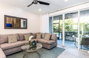 TV - Walk To Beach & Shops! Beautiful Patio/Pool-CV41-4 (Leeward Settlement)