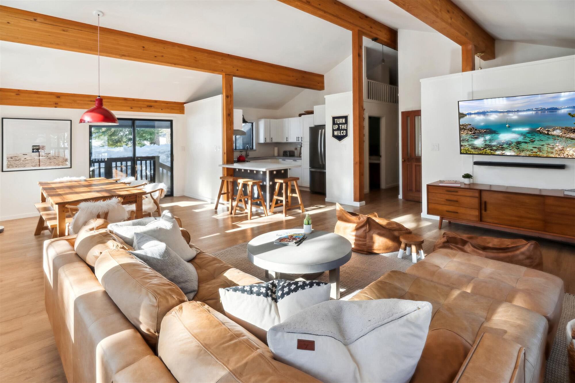 Panoramic Peaks at Alpine Meadows - Ski Shuttle to Lifts - Fireplace - Newly updated!