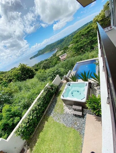 Breathtaking sea and hill view. 5 mins drive to beach. Pet Friendly.