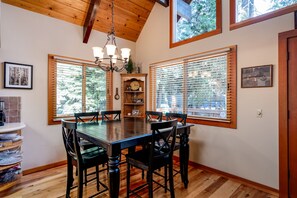 Dining - Inviting and Modern Home in Sunnyside Walk to Lake, Access to Tahoe Park HOA.  By Tahoe Time VR (Tahoe City)