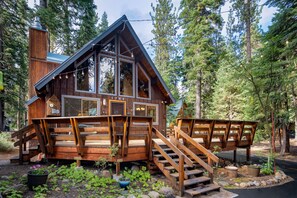 Exterior - Inviting and Modern Home in Sunnyside Walk to Lake, Access to Tahoe Park HOA.  By Tahoe Time VR (Tahoe City)