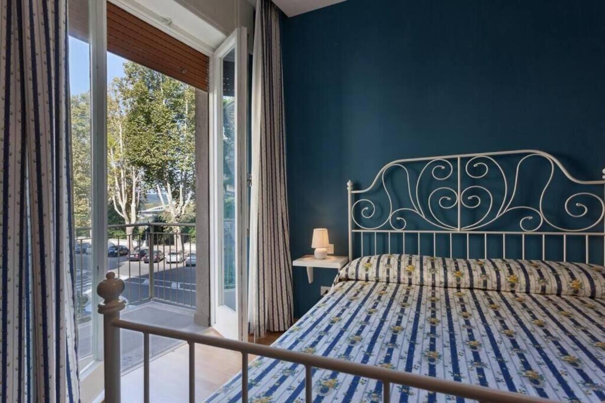 Economy Room | Premium bedding, desk, WiFi (free), bed sheets