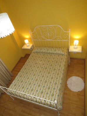Premium bedding, desk, free WiFi, bed sheets - VieniaRoma (Rome)