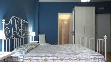 Economy-Zimmer | Hochwertige Bettwaren, Schreibtisch, kostenloses WLAN, Bettwäsche