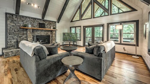 Cider House - Private Pool | Close to Town | Game Room & Firepit