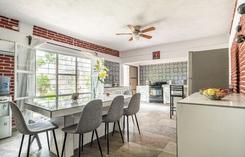 Amplia Casa de Campo con Alberca, Wifi y Estacionamiento Privada, pet Friendly