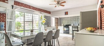 Amplia Casa de Campo con Alberca, Wifi y Estacionamiento Privada, pet Friendly