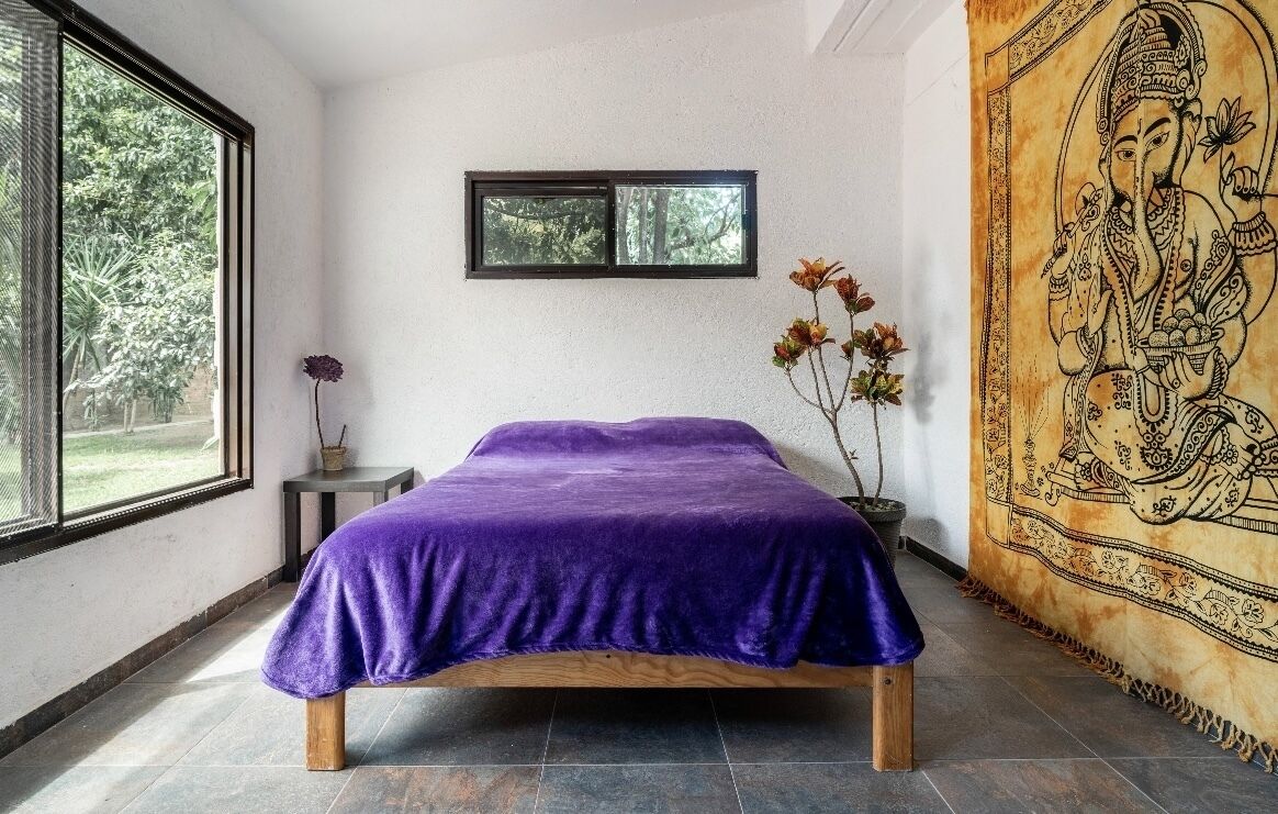 6 soverom, skrivebord, wi-fi (inkludert) og sengetøy