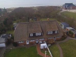 Unclassified image, 2 of 26, button