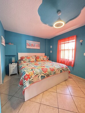 1 habitación, tabla de planchar con plancha, wifi gratis y ropa de cama 