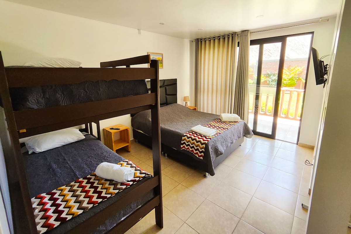 Klassieke vierpersoonskamer | 1 slaapkamer, gratis wifi, beddengoed