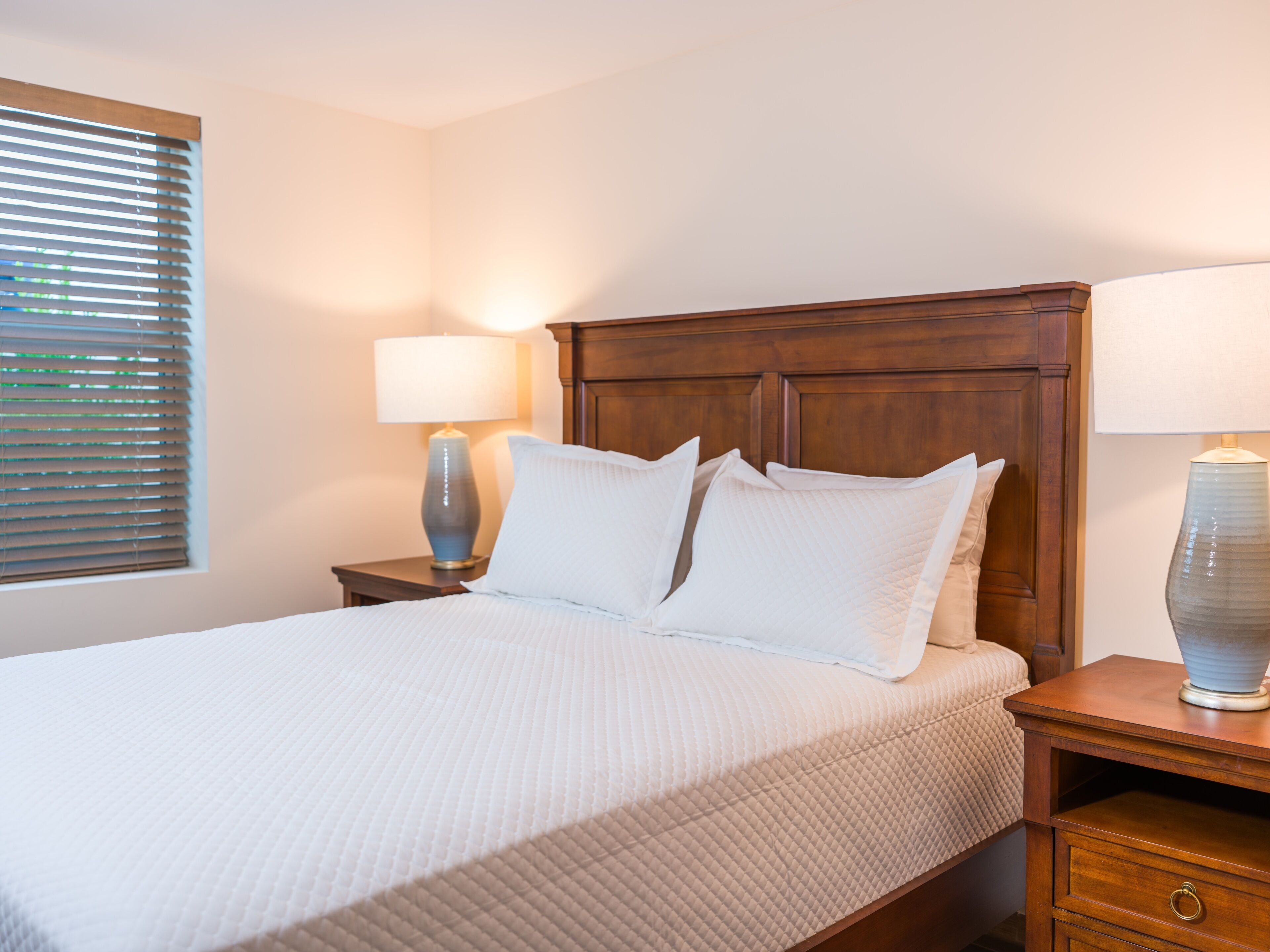 Room 505 - One bedroom suite | Down comforters, in-room safe, desk, laptop workspace