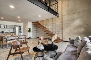 Premium Duplex Loft | Coin séjour | TV connectée, services de streaming