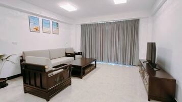 2 quartos, cofres nos quartos, cortinas blackout