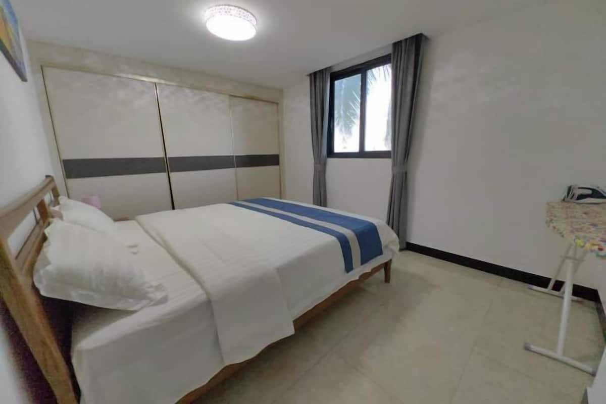 2 bedrooms, in-room safe, individually furnished, blackout drapes