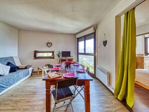 TV, DVD player - Baikonour by Interhome (Le Corbier)
