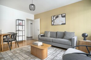 Fernseher, Stereoanlage