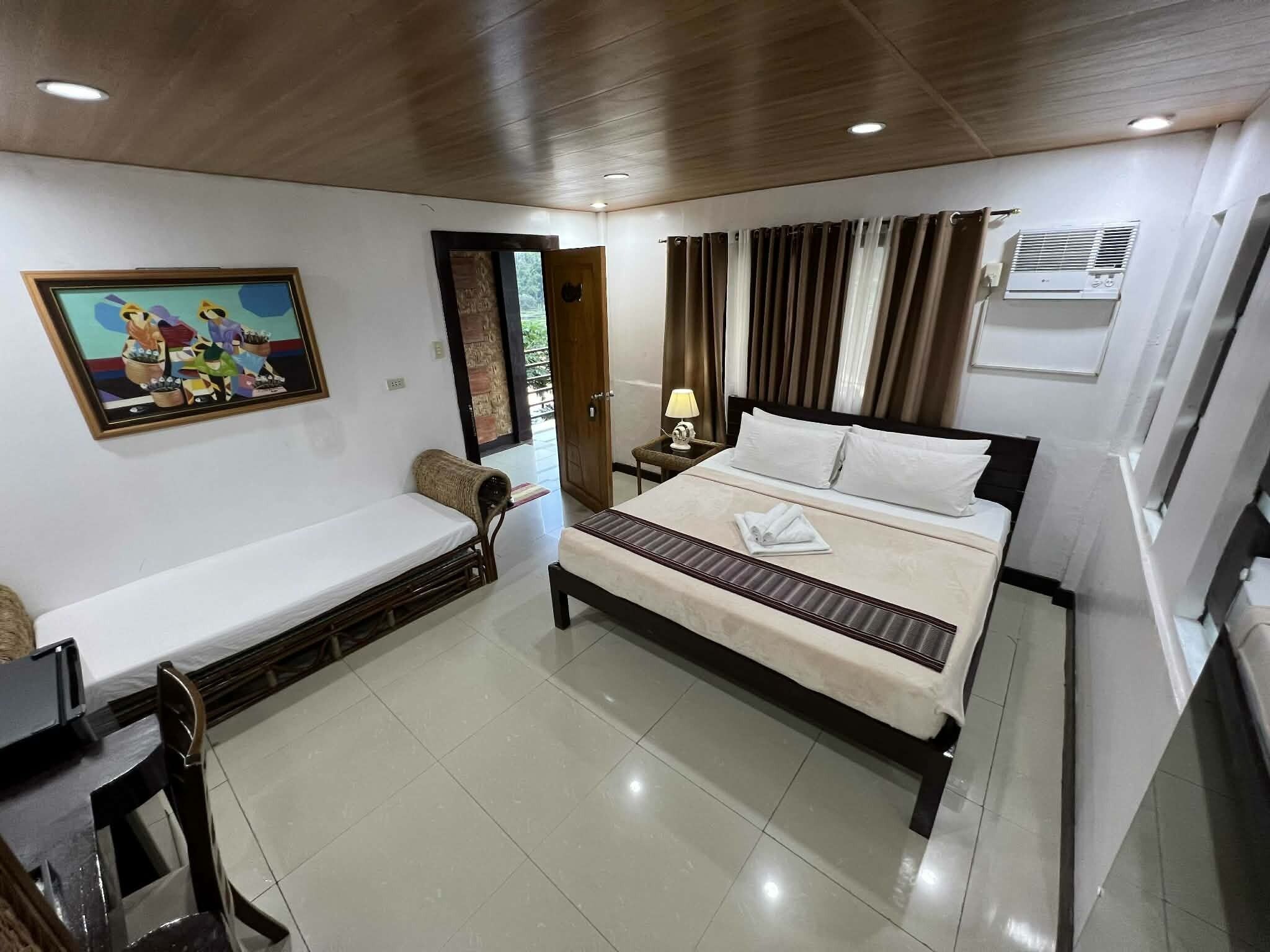 Deluxe Room | Free WiFi