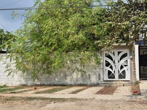 تفاصيل الفندق من الخارج