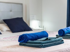 2 bedrooms, iron/ironing board, WiFi, bed sheets - 209.Flat El Dorado, free parking and wifi (Playa de las Américas)
