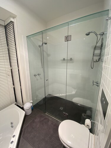 Our gorgeous Home , near swimming pool , public transport , cafes 