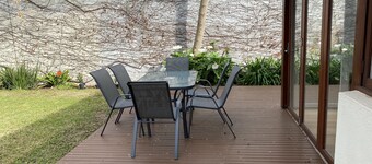 Our gorgeous Home , near swimming pool , public transport , cafes 