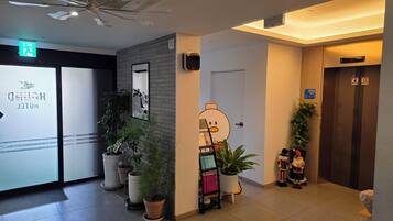 Ruokailu omassa huoneessa