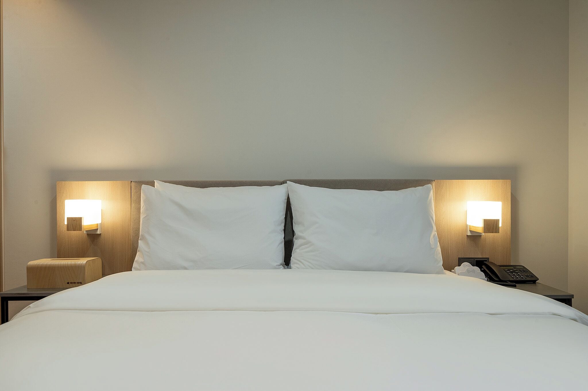 Quarto design | Quartos à prova de som, Wi-Fi de cortesia