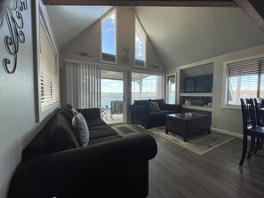 Smart TV, DVD player, stereo