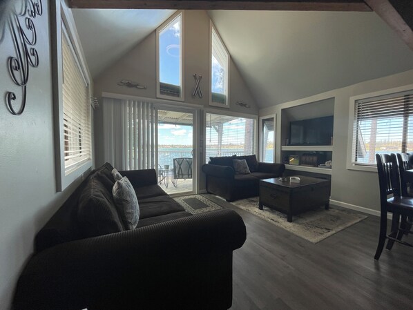 Smart TV, DVD player, stereo