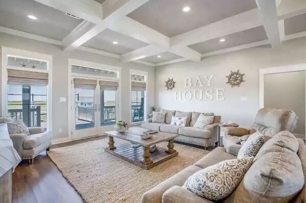 Smart TV - Welcome to your waterfront bliss! (Bolivar Peninsula)