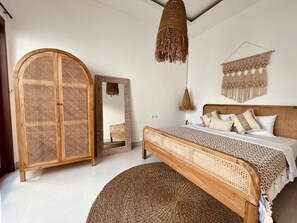 2 bedrooms, WiFi, bed sheets - Enjoy a stylish stay in Bali within 1.8 km of Berawa Beach. (Bali)