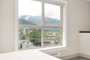Panoramic-Apartment | 3 Schlafzimmer, hochwertige Bettwaren, Schreibtisch