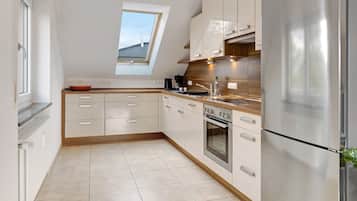 Refrigerador, horno, placa de cocina, lavavajillas