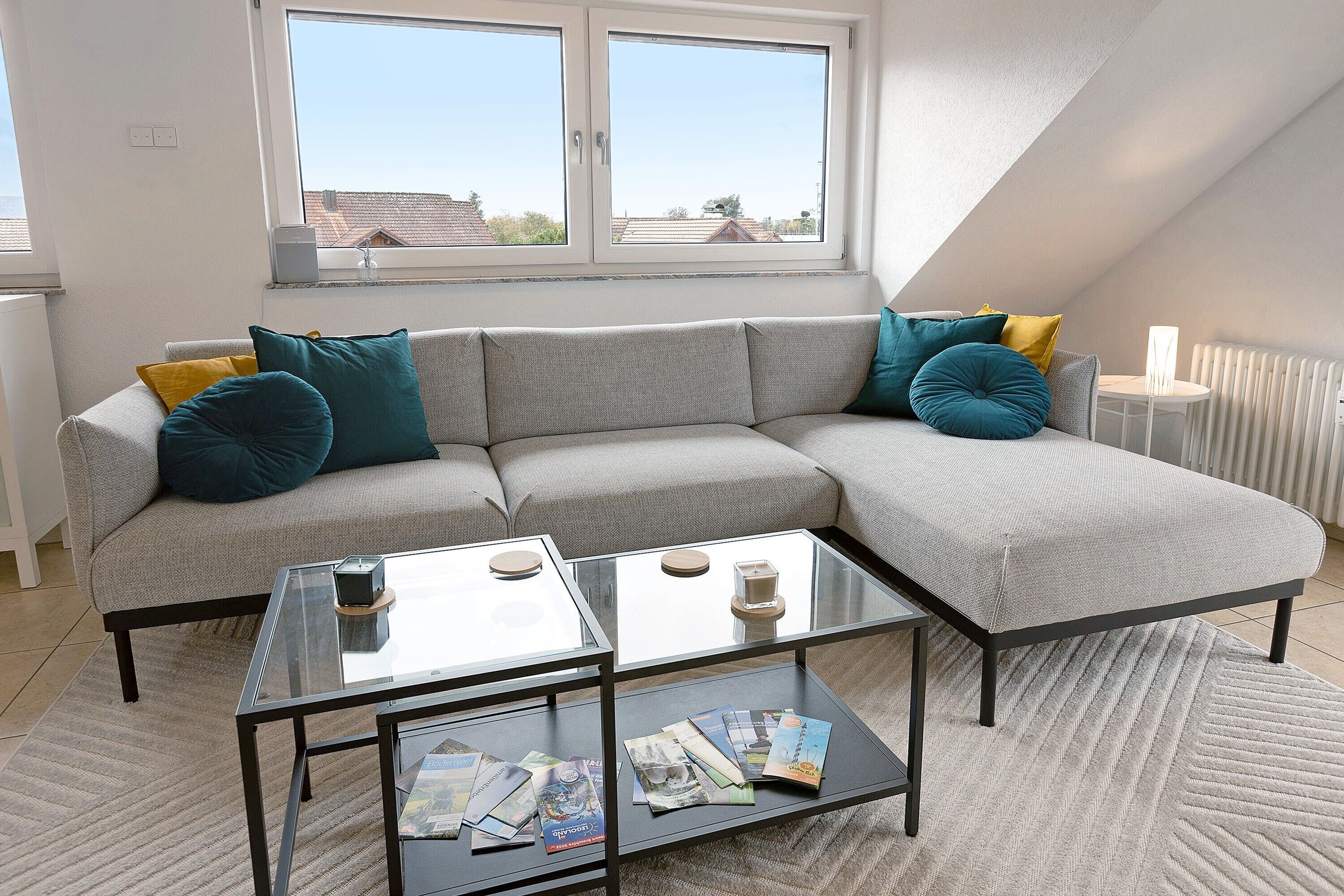 Televisión, reproductor de DVD, estéreo