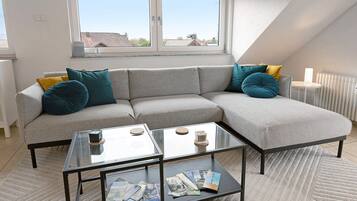 Fernseher, DVD-Player, Stereoanlage