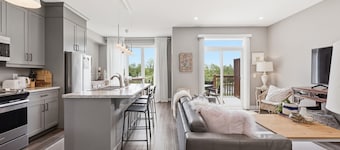 Modern Niagara Retreat 3BR Home Near Falls & Brock