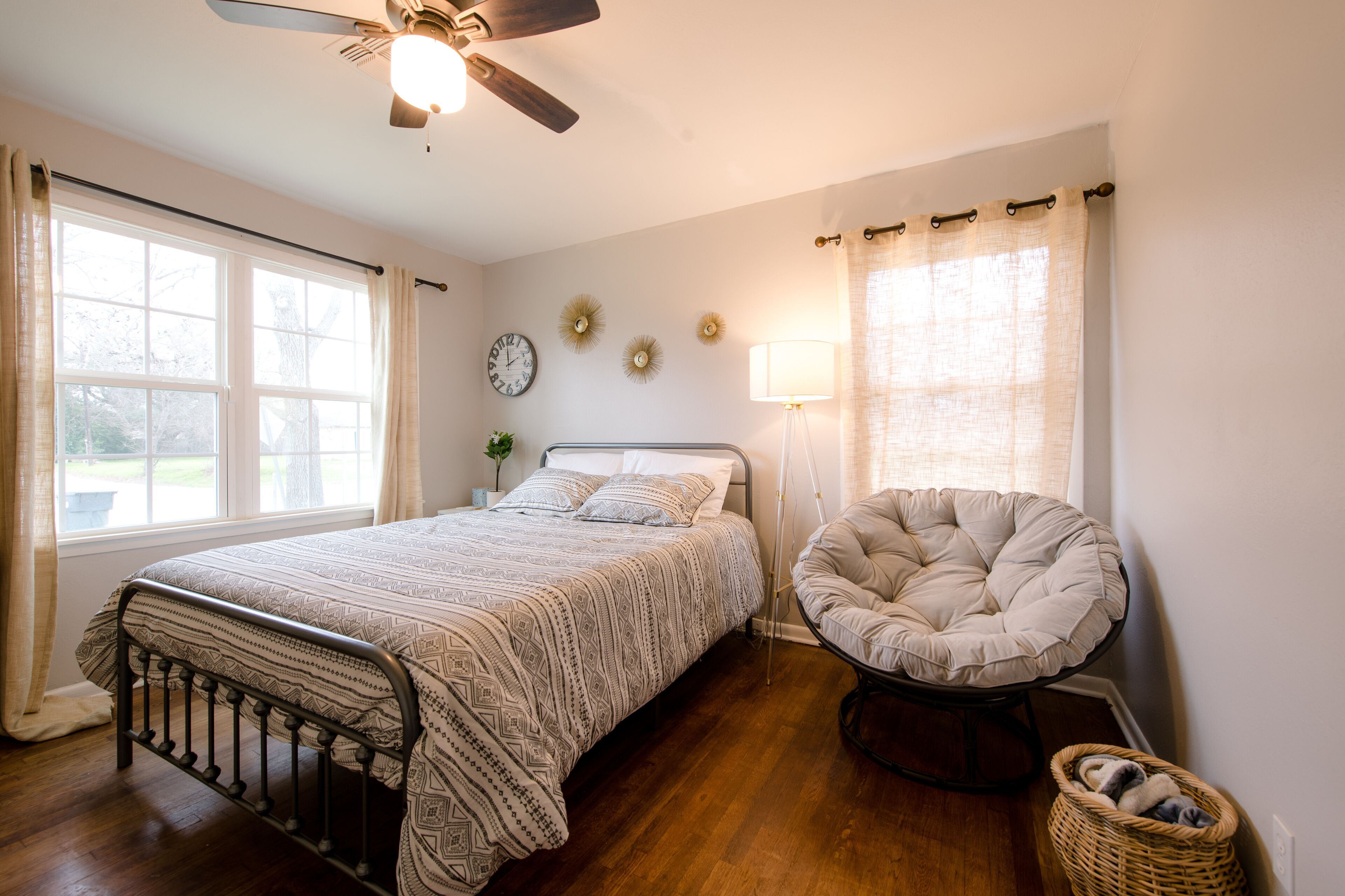 3 bedrooms, iron/ironing board, travel crib, WiFi