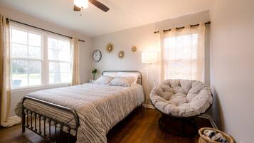 3 bedrooms, iron/ironing board, travel crib, WiFi