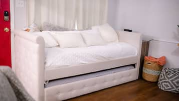 3 bedrooms, iron/ironing board, travel crib, WiFi