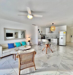 Smart TV, ping pong - NEW Punta Cana, Hard Rock area Swim up, Bbq, golf & beach (Punta Cana)