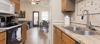 Charming and cozy! 2-bedroom home close to downtown Bentonville