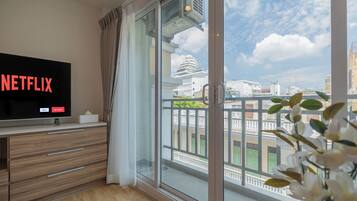 Twin Room with Balcony | Terrasse/Patio