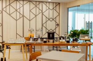 Daily buffet breakfast (THB 150 per person)