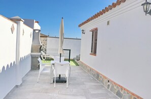 Unclassified image, 5 of 13, button