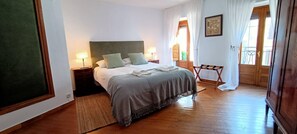 4 bedrooms, iron/ironing board, WiFi, bed sheets - House of Villamiel in Cáceres (Villamiel)